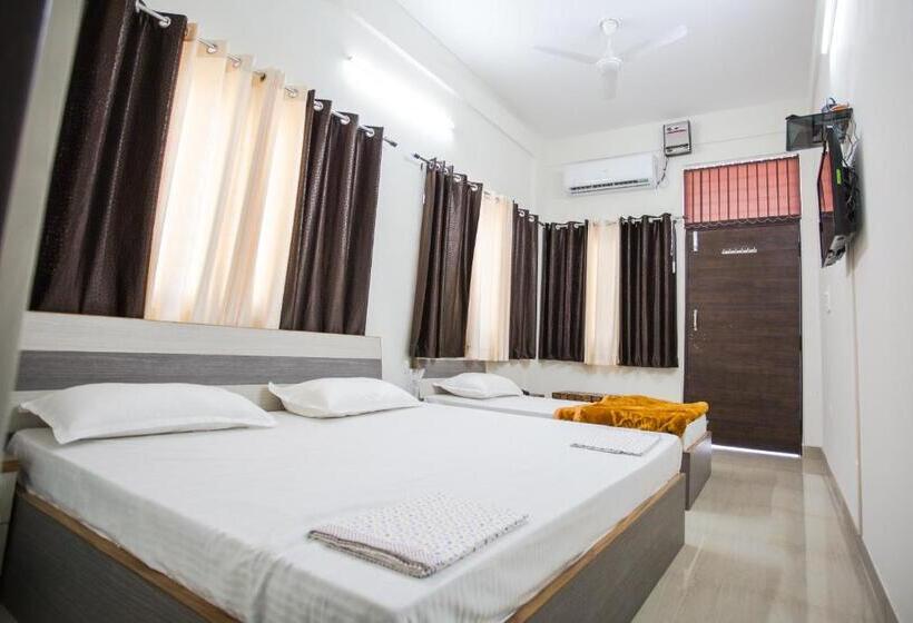 Quarto Triplo Deluxe, Shiv Kripa