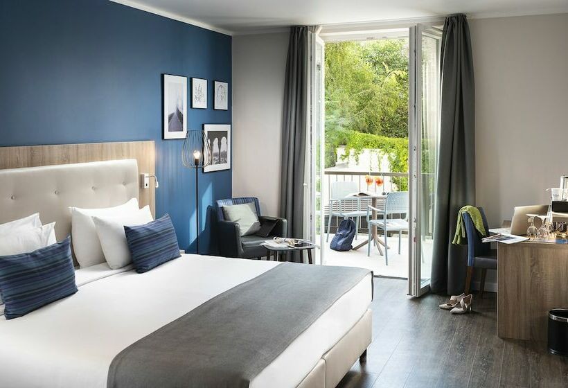 חדר אקזקיוטיב, Three Corners Lifestyle