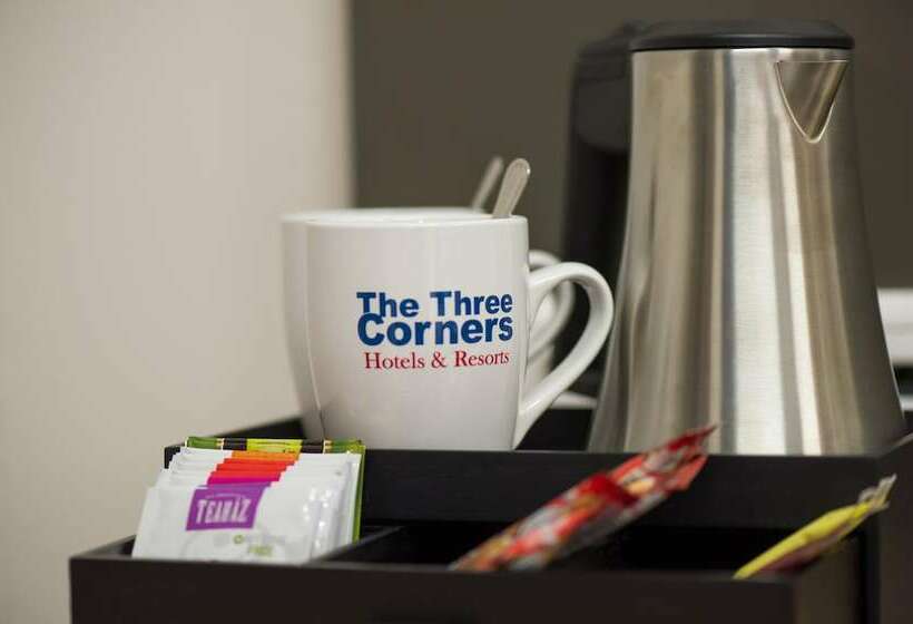 חדר אקזקיוטיב, Three Corners Lifestyle