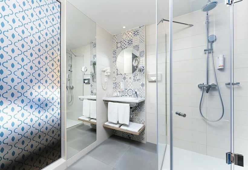 חדר אקזקיוטיב, Three Corners Lifestyle