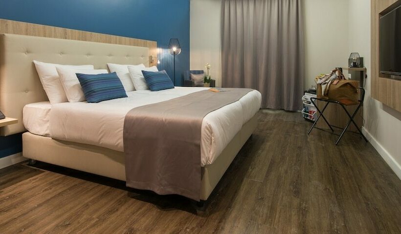 חדר אקזקיוטיב, Three Corners Lifestyle