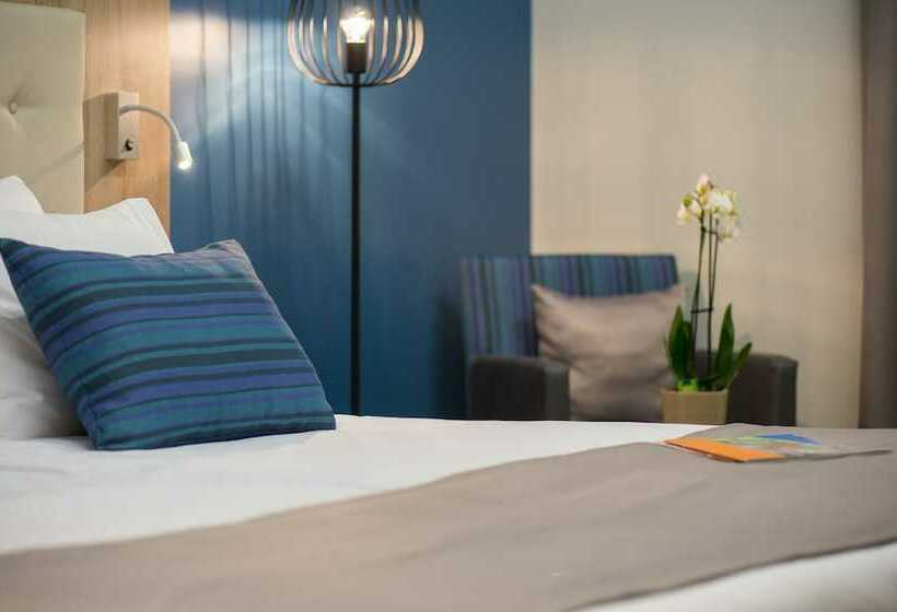 חדר אקזקיוטיב, Three Corners Lifestyle