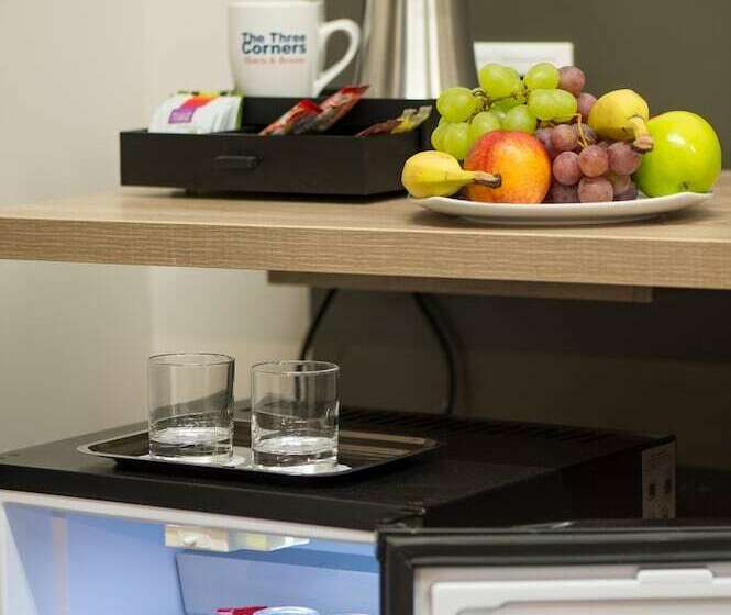 חדר אקזקיוטיב, Three Corners Lifestyle