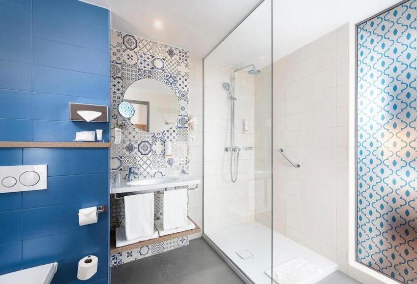 חדר אקזקיוטיב, Three Corners Lifestyle