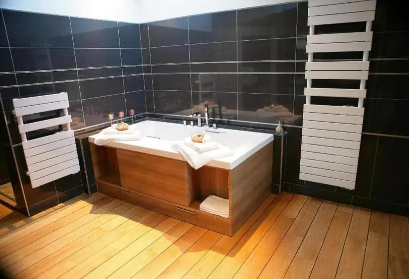 Superior-huone, Villa Héloïse Hôtel 3 étoiles