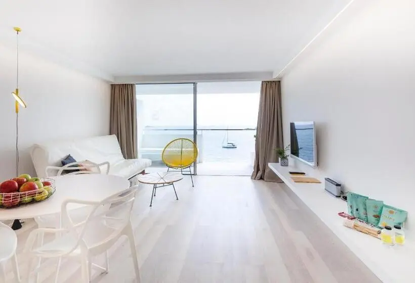 استودیوی استاندارد با چشم‌انداز دریا, Sud Ibiza Suites