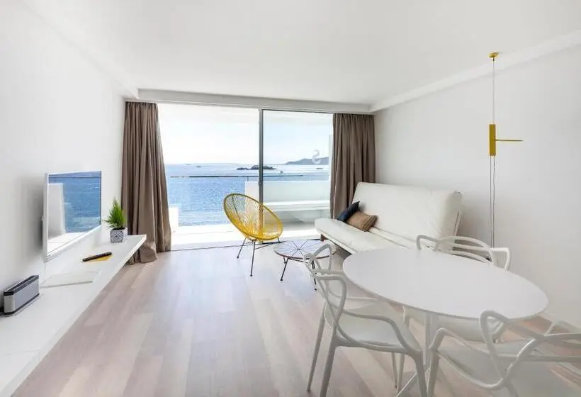 استودیوی استاندارد با چشم‌انداز دریا, Sud Ibiza Suites