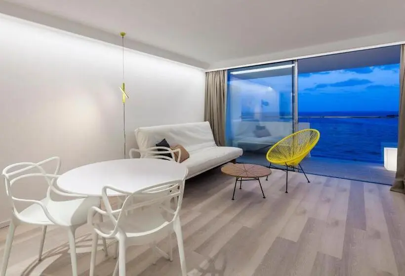 استودیوی استاندارد با چشم‌انداز دریا, Sud Ibiza Suites