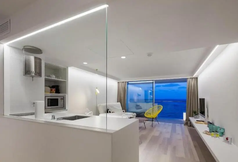 استودیوی استاندارد با چشم‌انداز دریا, Sud Ibiza Suites