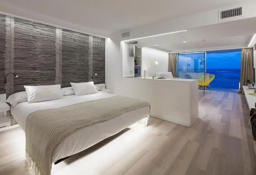 استودیوی استاندارد با چشم‌انداز دریا, Sud Ibiza Suites