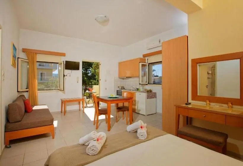 スタンダードスタジオ, Fotis Studios Apartments