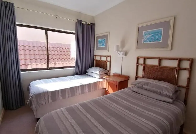 Huoneisto 3 Makuuhuonetta Merinäkymä, Glenmore Sands Beach Resort