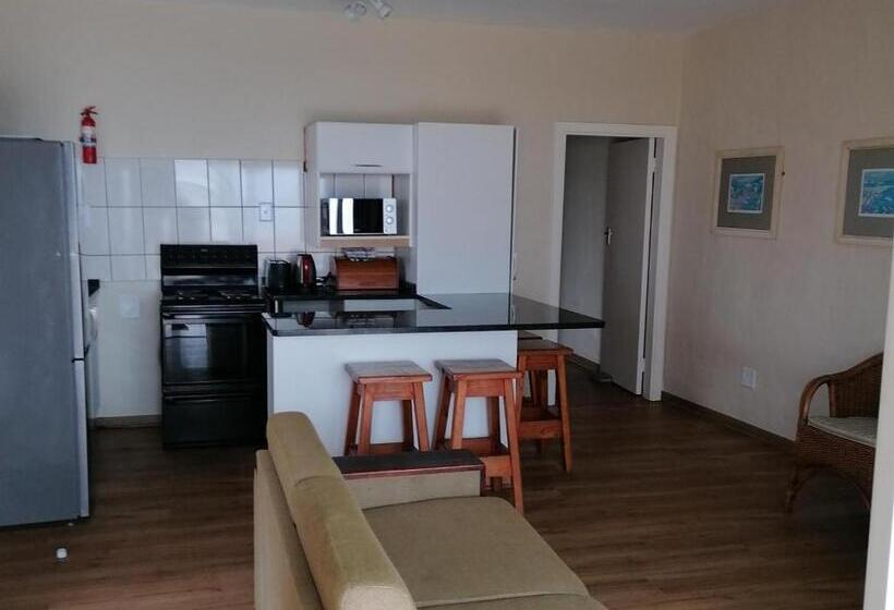 בקתה, Glenmore Sands Beach Resort