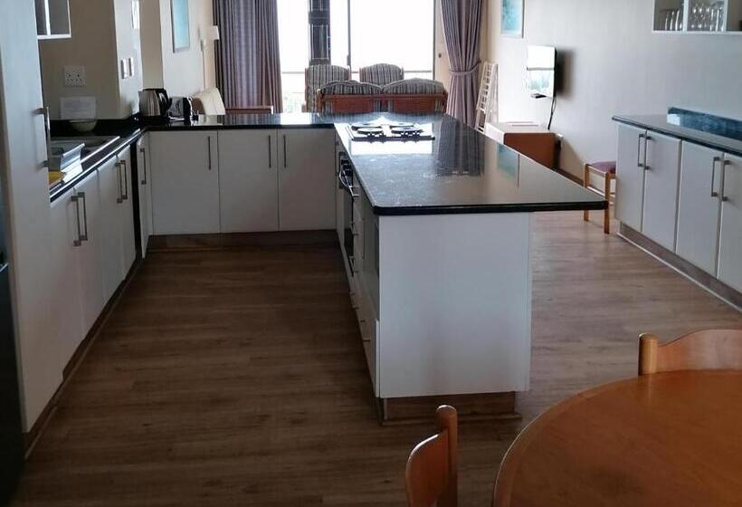 Апартаменты 3 Спальни Вид на Море, Glenmore Sands Beach Resort
