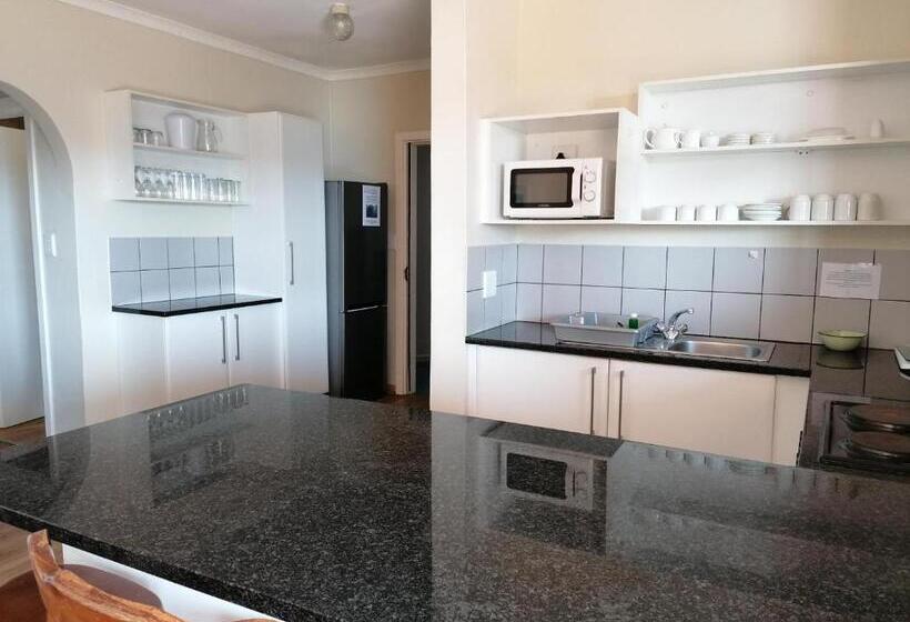 Апартаменты 3 Спальни Вид на Море, Glenmore Sands Beach Resort