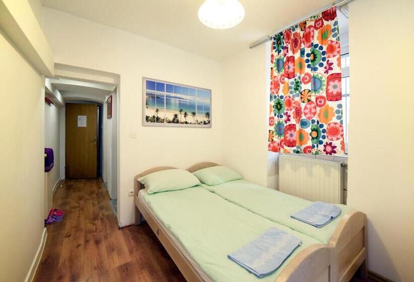 スタンダードルーム, Hostel Temza