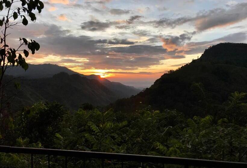 Standardrum med Balkong, Ella Hide View