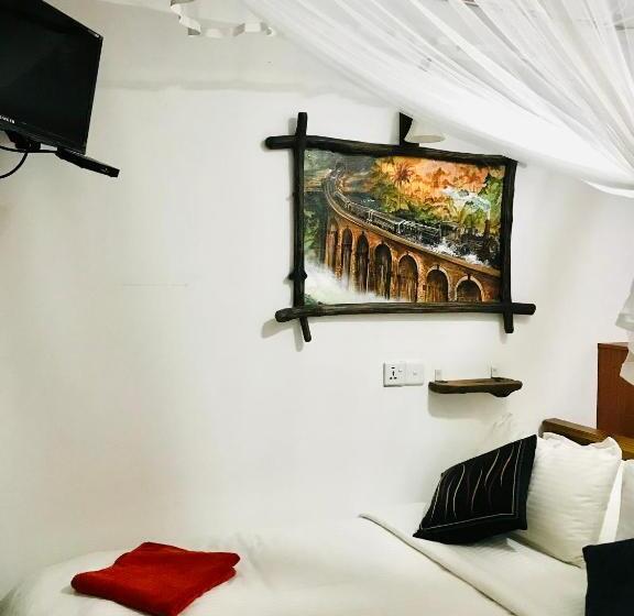 Standardrum Bergsutsikt, Ella Hide View