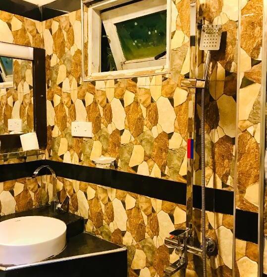 Standardrum Bergsutsikt, Ella Hide View