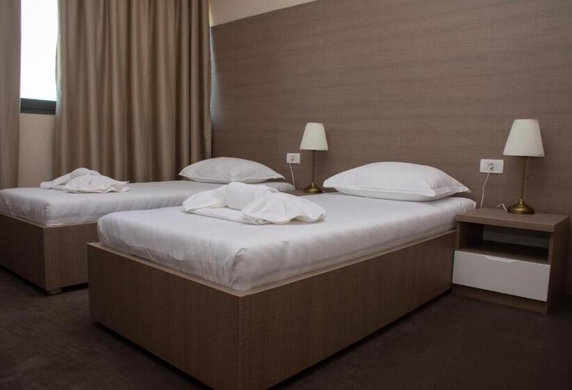 デラックスルーム, Narenta