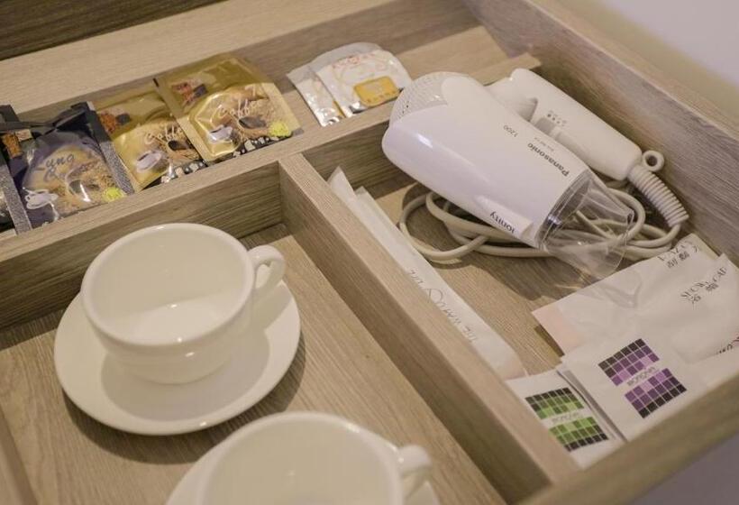 اتاق لوکس چهار تخته, O2 Hotel Taipei Main Station