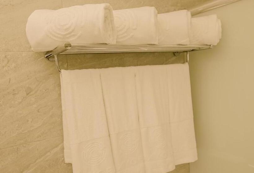 اتاق لوکس چهار تخته, O2 Hotel Taipei Main Station