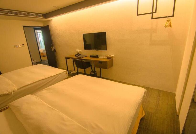 اتاق لوکس چهار تخته, O2 Hotel Taipei Main Station