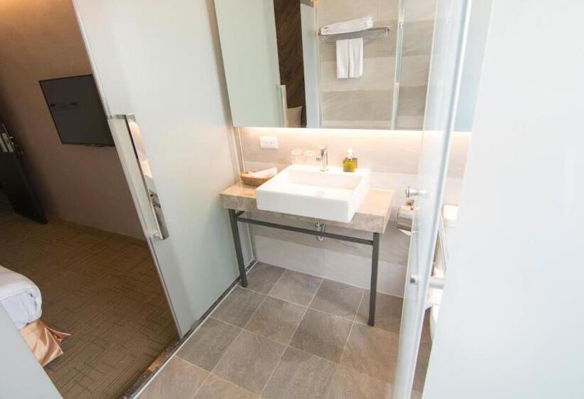 اتاق استاندارد چهار تخته, O2 Hotel Taipei Main Station