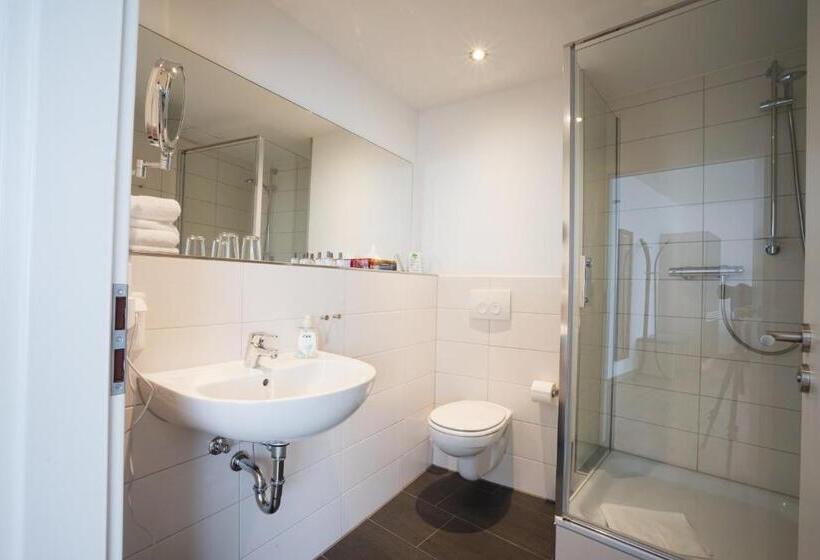 标准单人间, Ruhr Inn