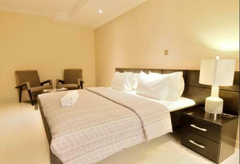 سوییت اجرایی, Villa Thirty Three