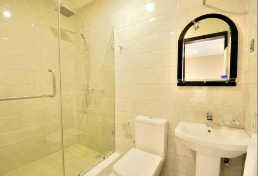 سوییت اجرایی, Villa Thirty Three