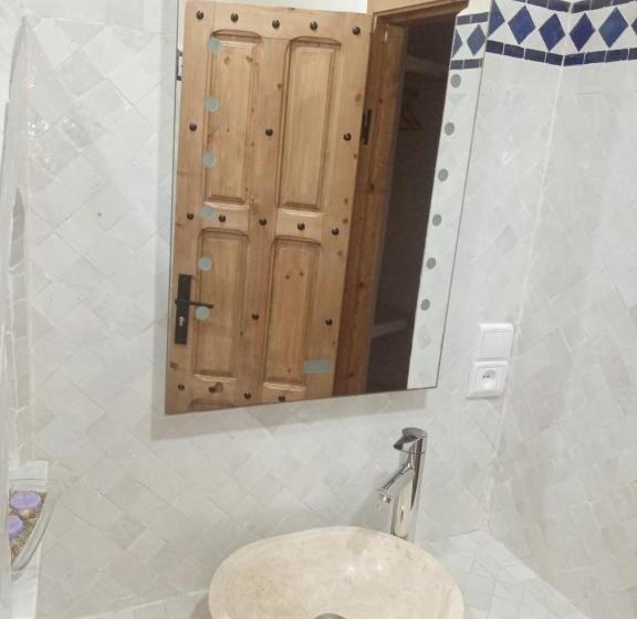 سوییت لوکس, Dar Rif Kebdani