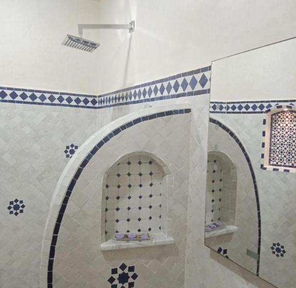 سوییت لوکس, Dar Rif Kebdani