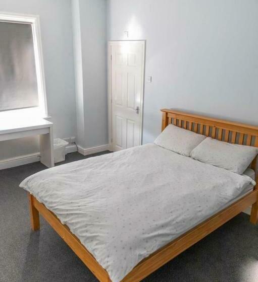 غرفة قياسية, The Riverside Hotel