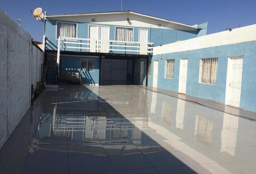 Номер Стандарт Трехместный, Hostal Playa Brava