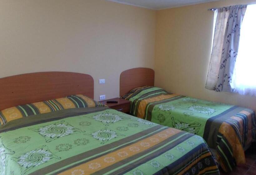 Четырехместный Номер Стандарт, Hostal Playa Brava