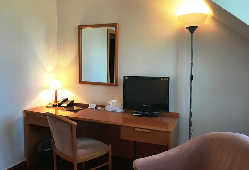 Cameră Standard, Atrium