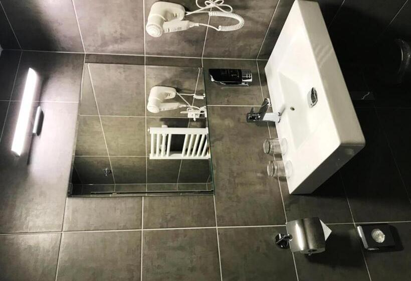 Cameră Standard, Atrium