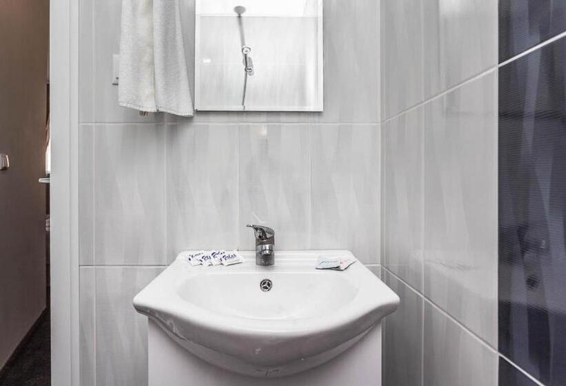 غرفة قياسية, Central Point