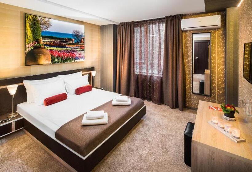 غرفة قياسية, Central Point