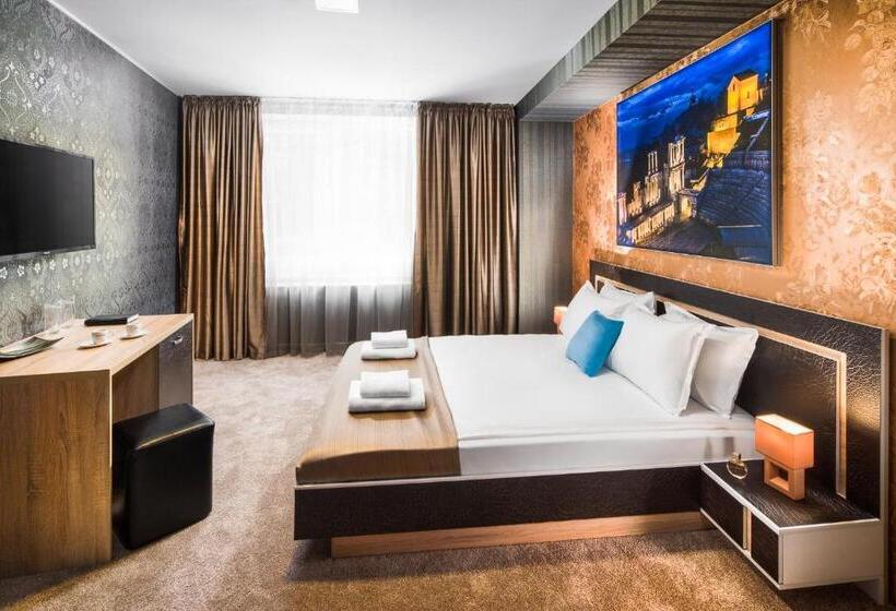 غرفة قياسية مطلة على المتنزه, Central Point