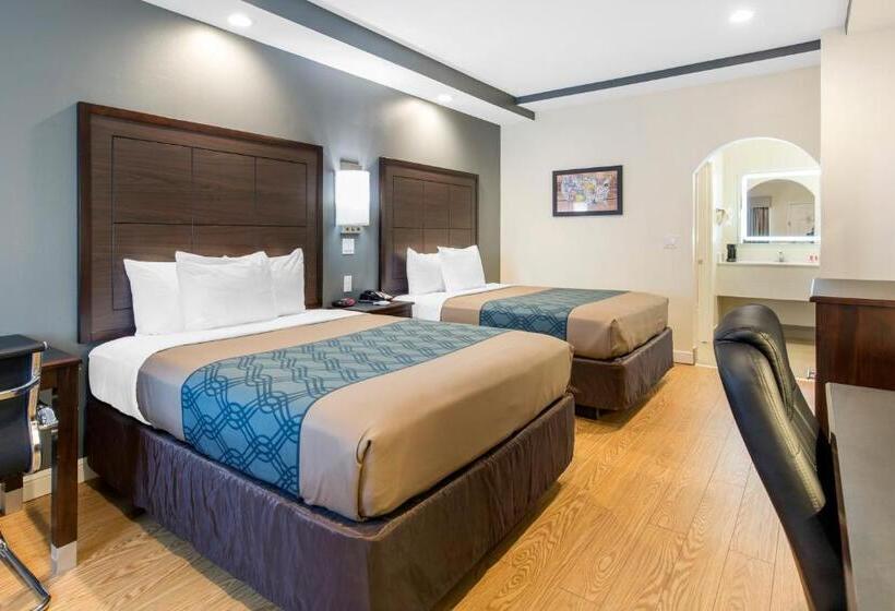 غرفة عائلية, Econo Lodge Inn & Suites Houston Willowbrook