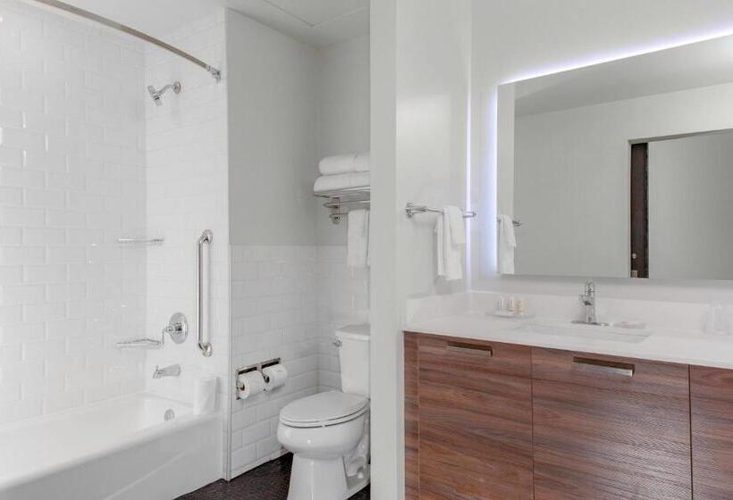 غرفة قياسية سرير كينج, Fairfield Inn & Suites By Marriott Dallas Downtown