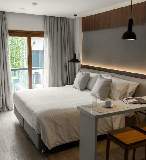 Quarto Deluxe com Sacada, Five Hotel & Residences