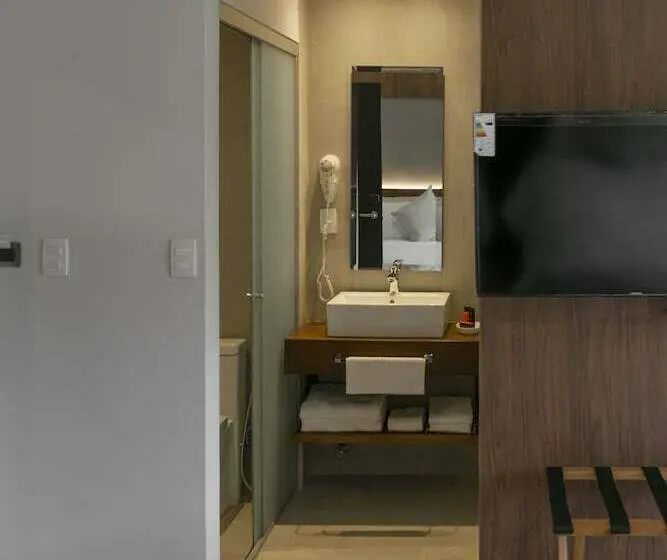 اتاق لوکس با بالکن, Five Hotel & Residences