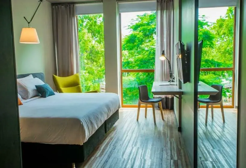 اتاق استاندارد با چشم‌انداز شهر, Five Hotel & Residences