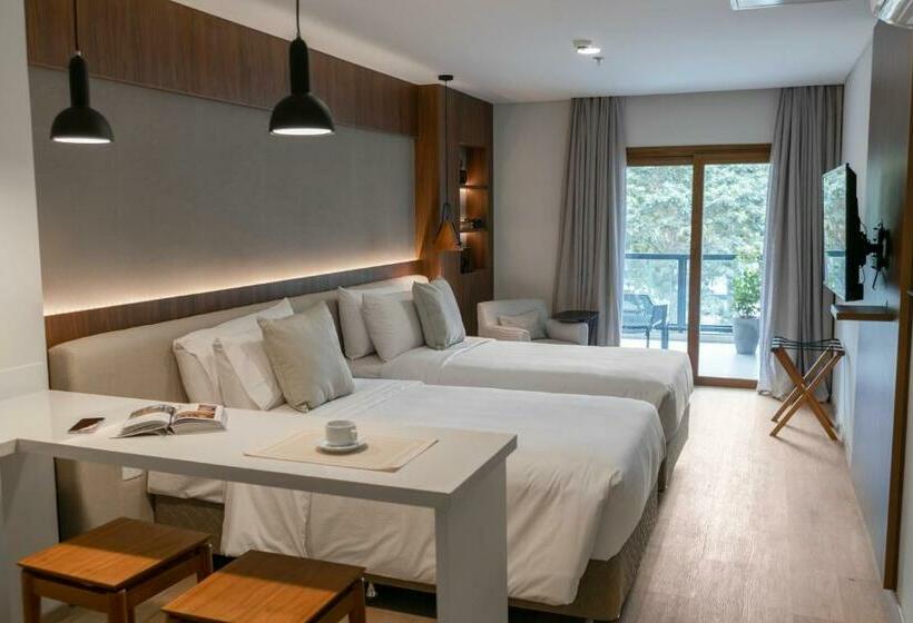 디럭스 스튜디오, Five Hotel & Residences