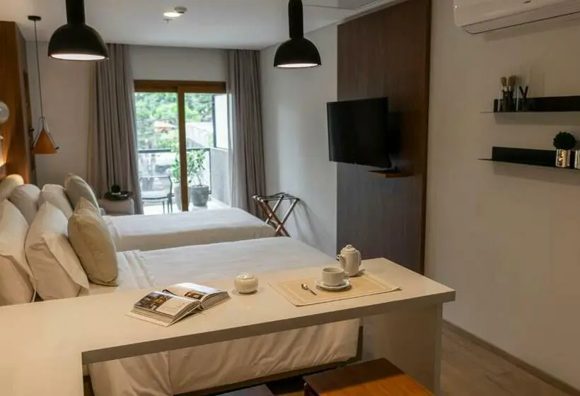 استودیوی لوکس, Five Hotel & Residences