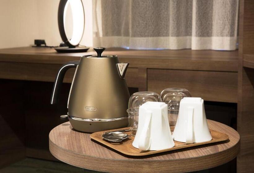 اتاق استاندارد سه نفره, Keihan Yodoyabashi