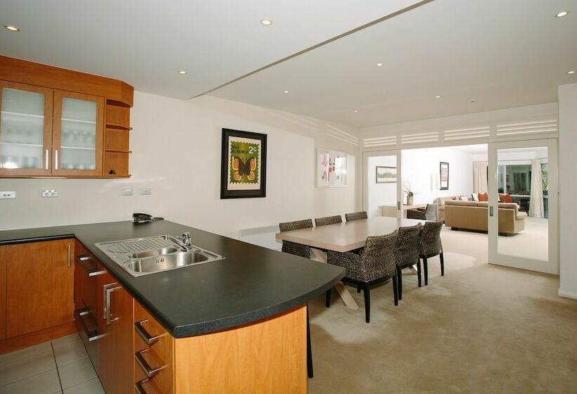 침실 2개 아파트, Lakeside Apartments